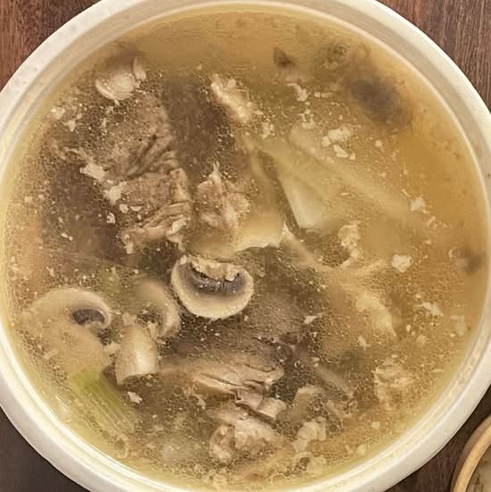 19. Stewed Beef Short Ribs Soup 갈비탕-宫中牛排汤